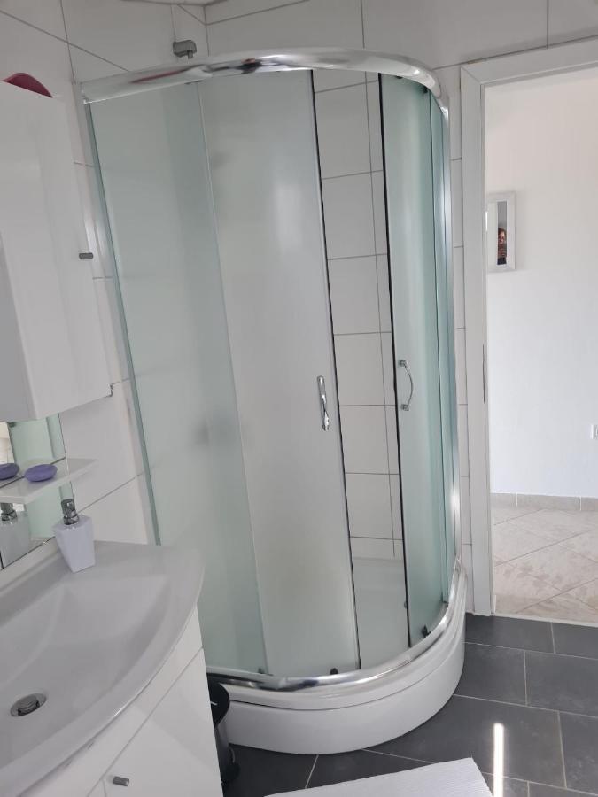 ויר Villa Mena מראה חיצוני תמונה
