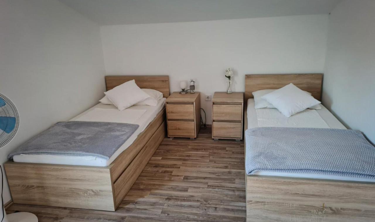 ויר Villa Mena מראה חיצוני תמונה
