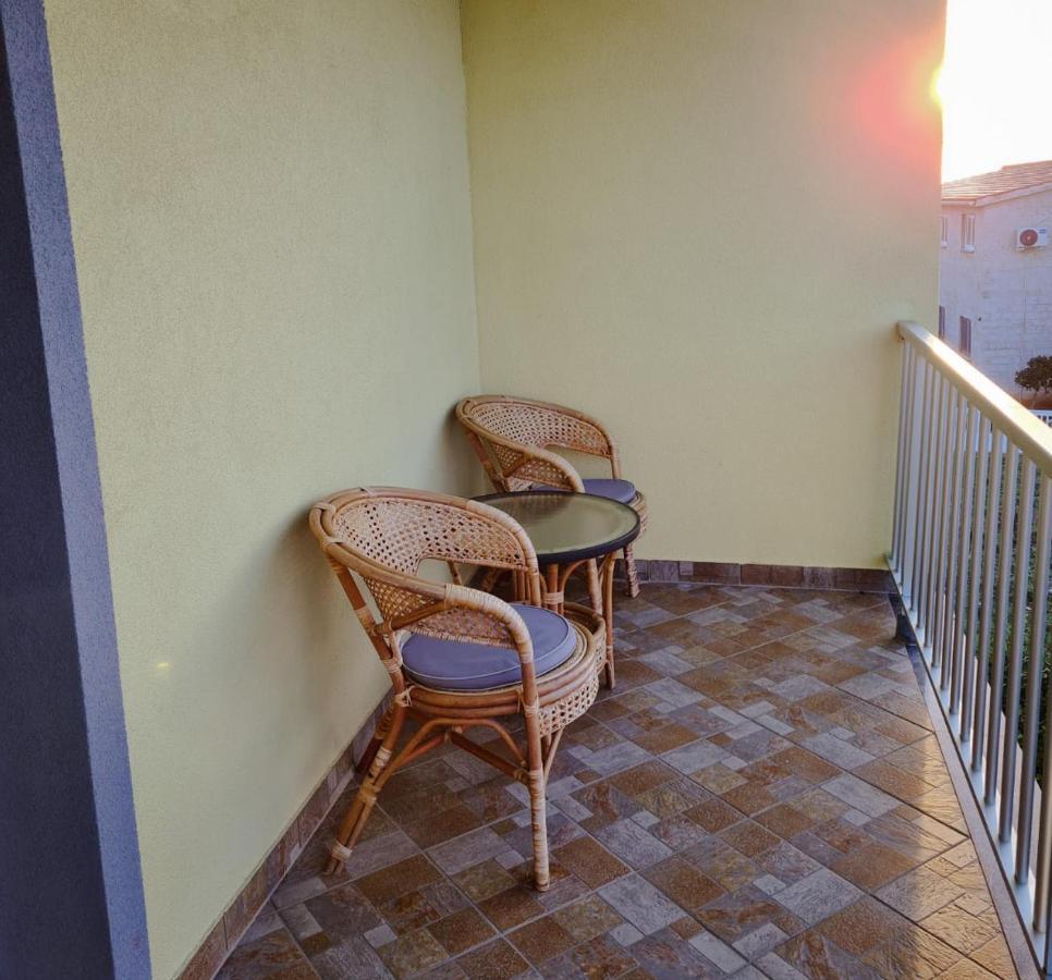 ויר Villa Mena מראה חיצוני תמונה
