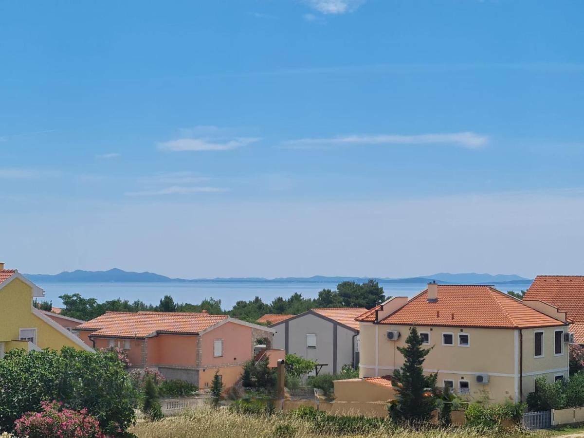 ויר Villa Mena מראה חיצוני תמונה